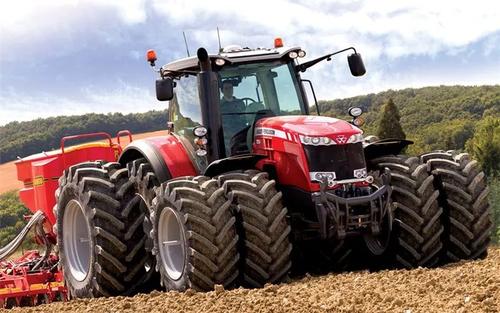 农业当中使用拖拉机，行动速度与几个方面有关